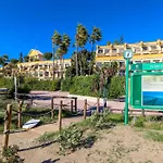 Romana Playa - Beachfront Complex Elviria 아파트 *