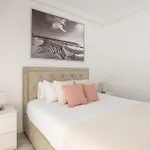 Romana Playa - Beachfront Complex Elviria 아파트 *